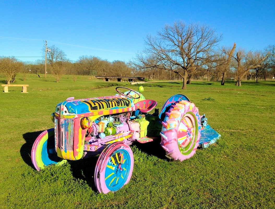 Tractor Collaboratively painted by the community 2016